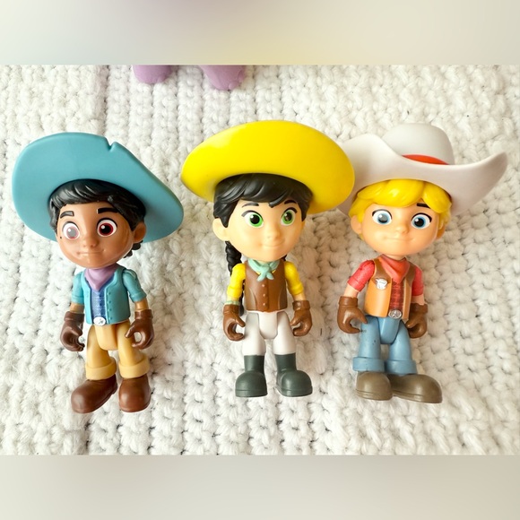 Dino Ranch Action Figures - Picture 5 of 13